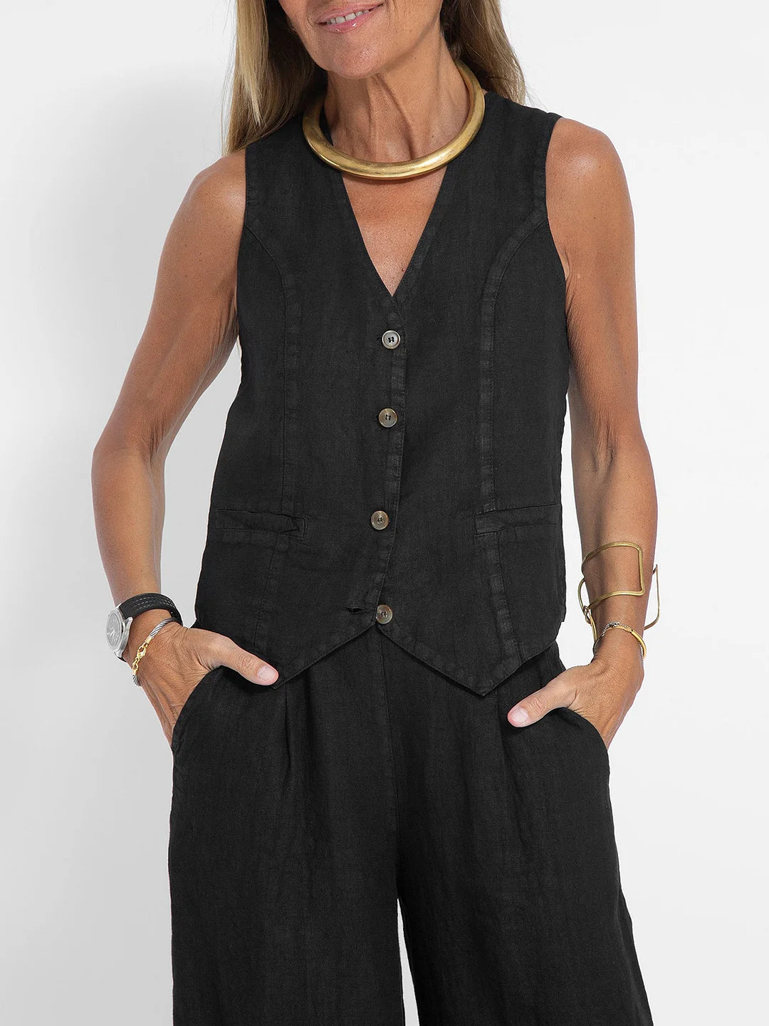 Sofie | Knappet vest og vide bukser
