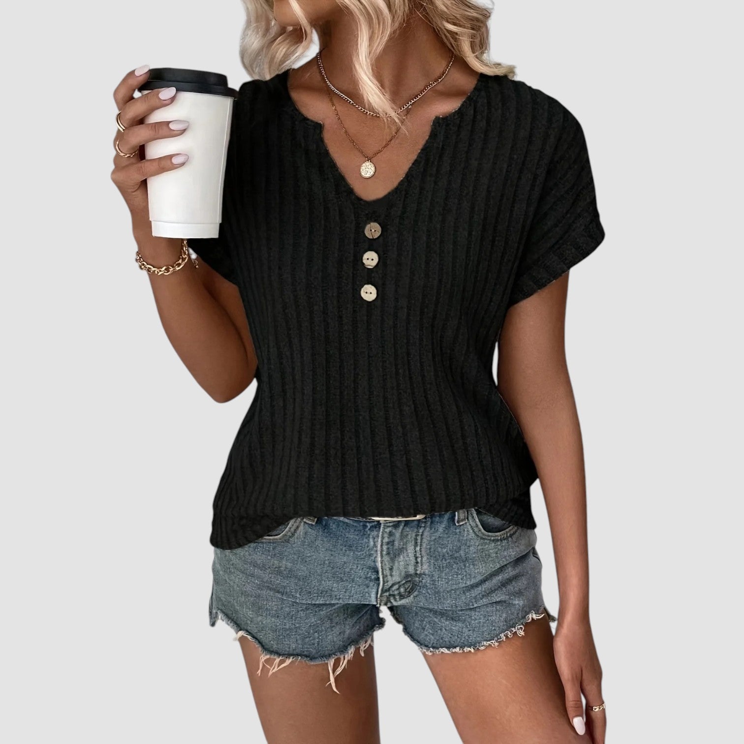 Sofie | Svala – Ribstrikket top med knapper