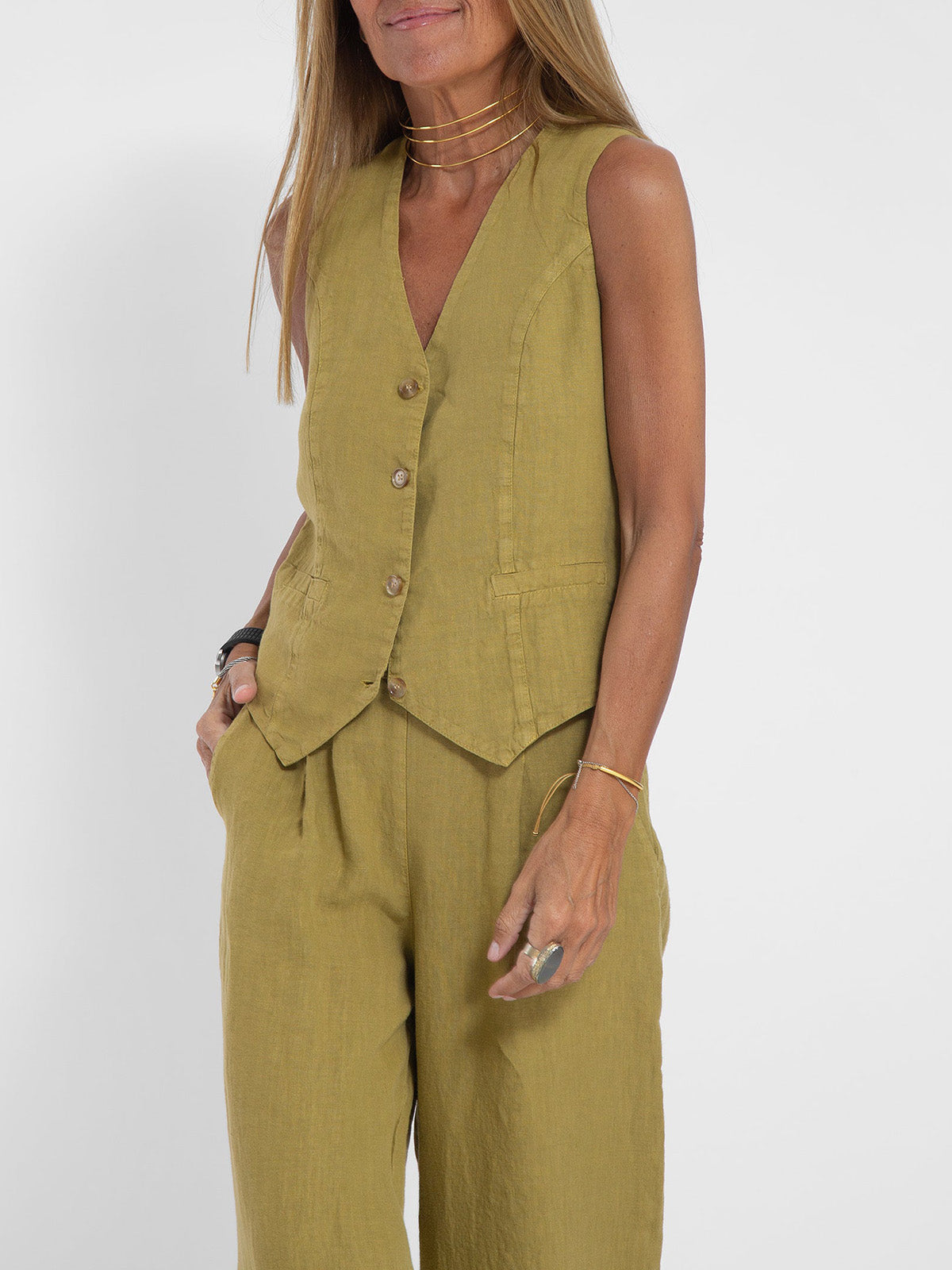 Sofie | Knappet vest og vide bukser