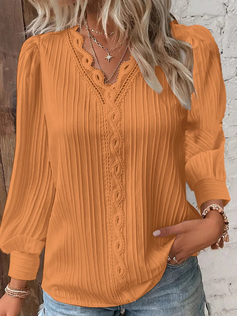 Sofie | Selvie – Bluse med spidskant og folder