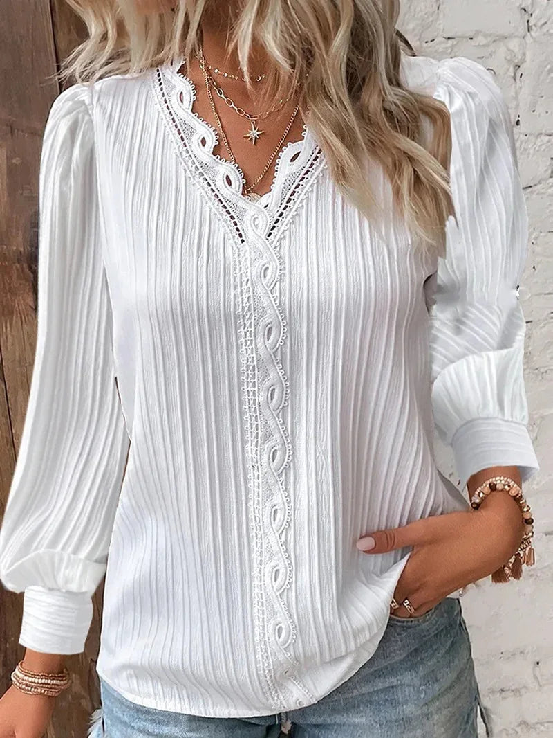 Sofie | Selvie – Bluse med spidskant og folder