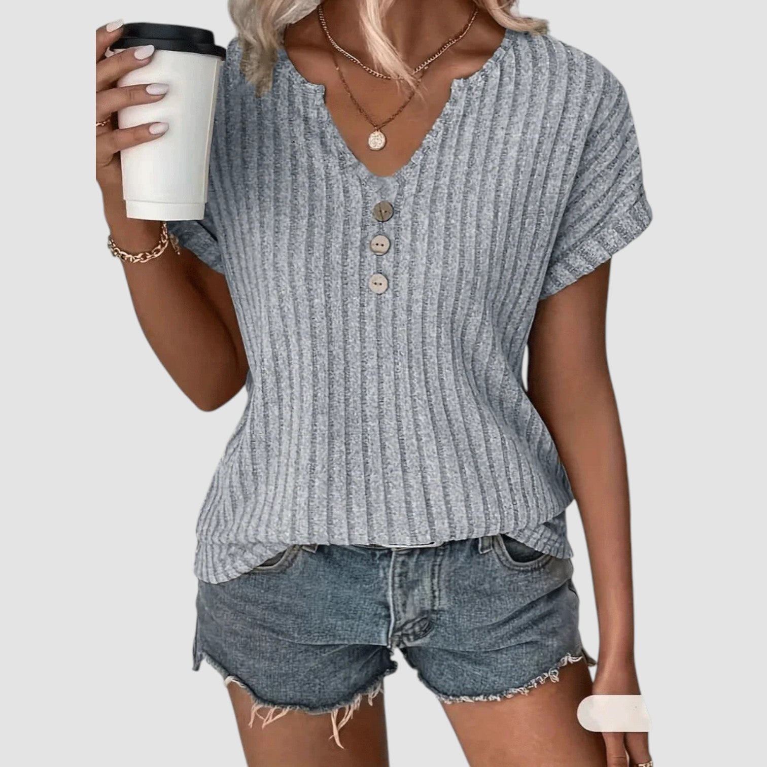 Sofie | Svala – Ribstrikket top med knapper